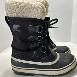 Sorel Winter Carnival Waterproof Insulated Winter Boots
Women’s size 5.5